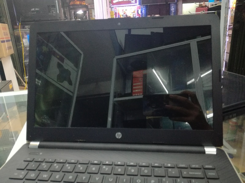 Laptop HP cũ 14-bs563TU